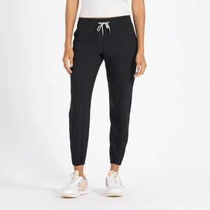 NWT VUORI Weekend jogger- black- size small